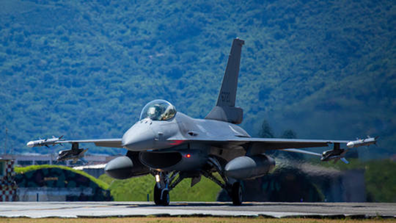 US approves arms sales to Taiwan