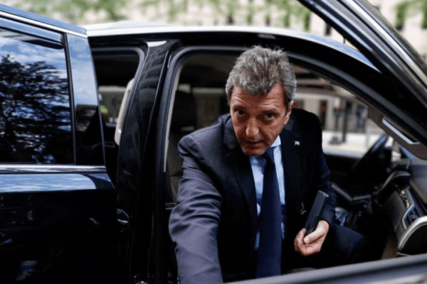 Argentina’s Massa announces $500 million in additional loans on the day of the election