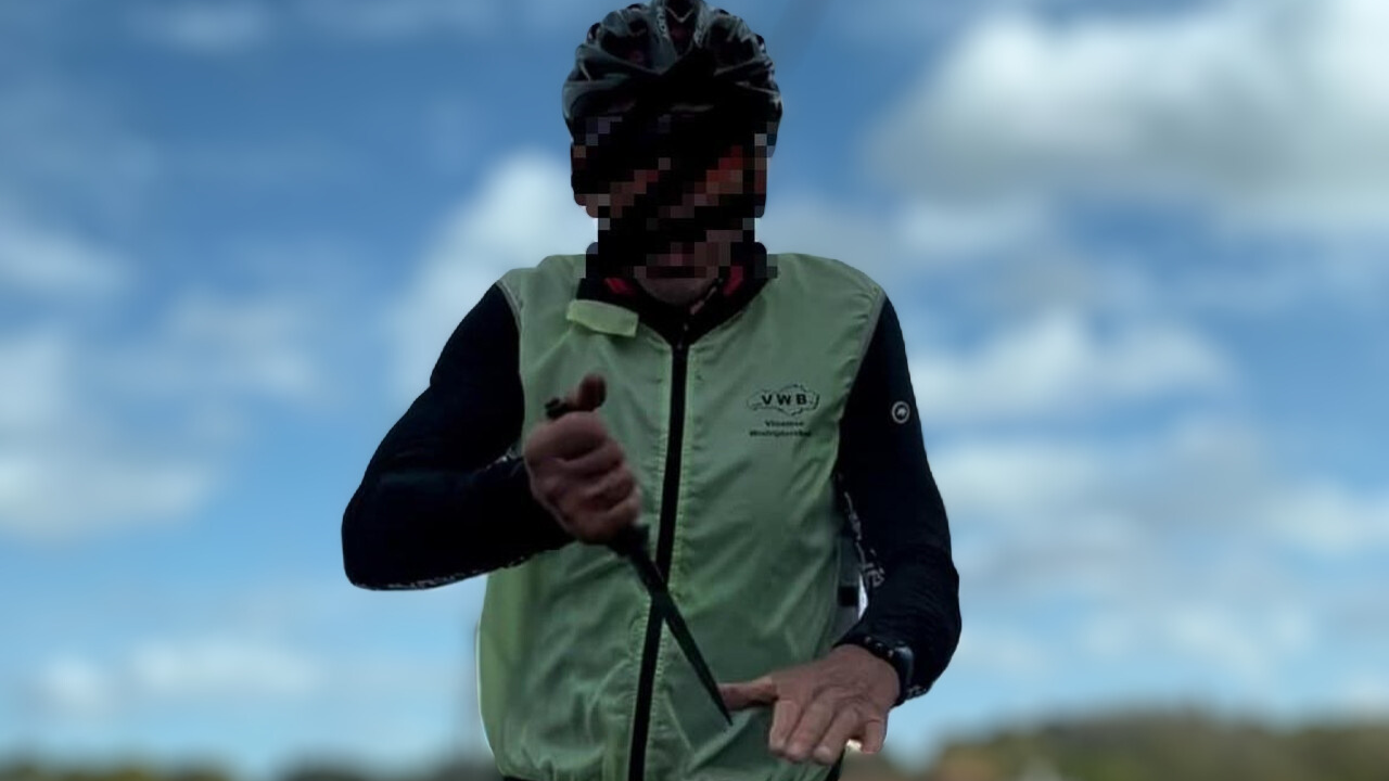 Knife-Wielding Cyclist Threatens Driver In Belgium 🇧🇪 