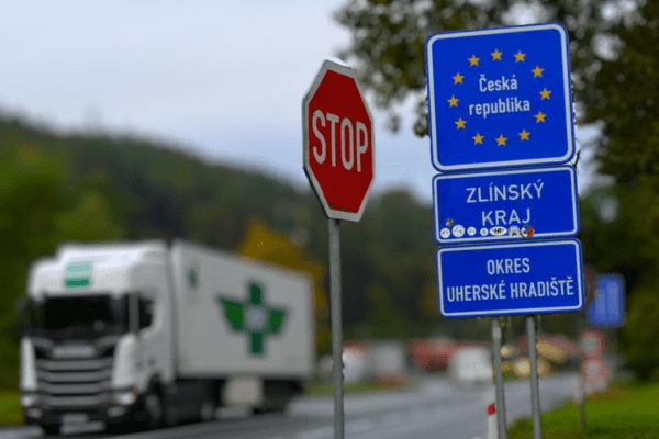 Temporary border controls with Slovakia are being reinstituted by Poland and the Czech Republic