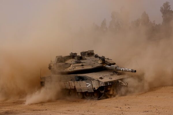 The Israeli army gathers tanks on the border with Gaza, ready to attack